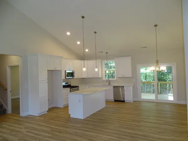 135 Elsie Hinson LN, Wellford, SC 29385