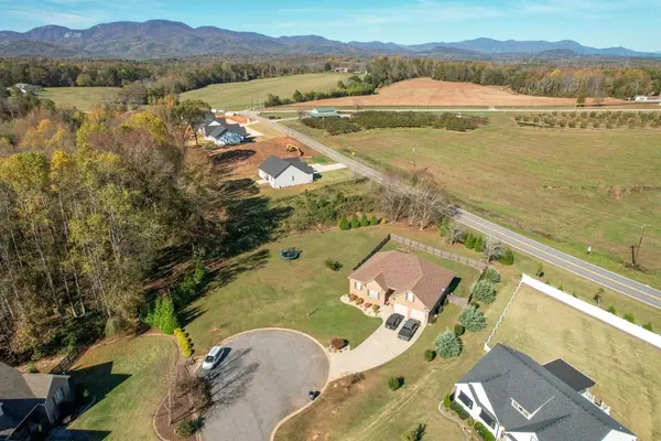 128 Wild Heather DR, Campobello, SC 29322
