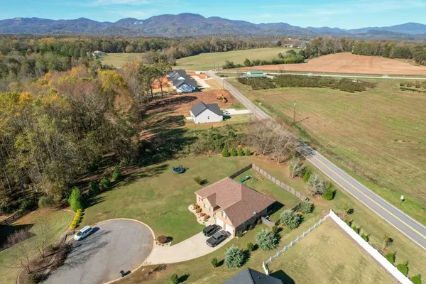 128 Wild Heather DR, Campobello, SC 29322