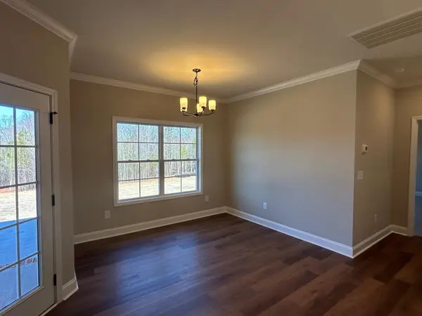 245 Carriage Gate DR, Wellford, SC 29385