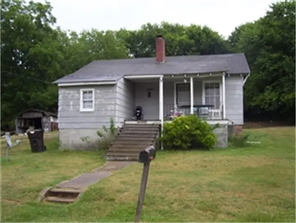 2022 Montgomery ST, Newberry, SC 29108