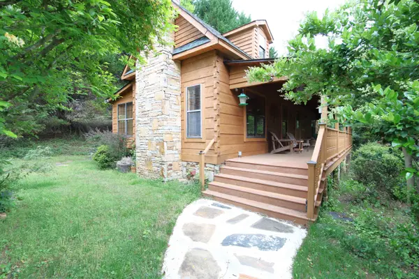 1920 Landrum Mill RD, Campobello, SC 29322-8329