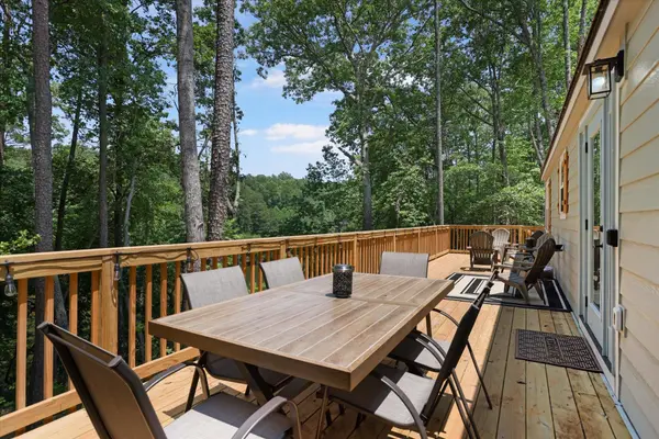 601 Bird Feather LN, Seneca, SC 29672
