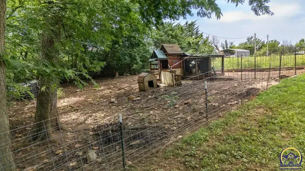 10808 Perry View DR, Ozawkie, KS 66070