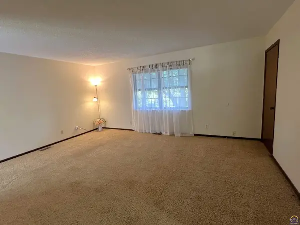2125 SW Mission AVE #2123 SW Mission Ave, Topeka, KS 66614