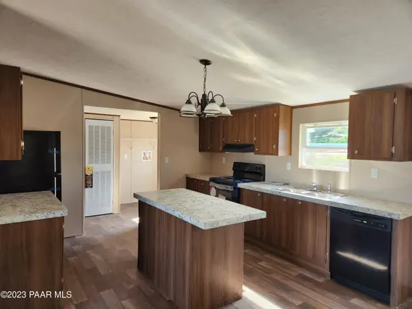 17264 E Lakeview CT, Mayer, AZ 86333