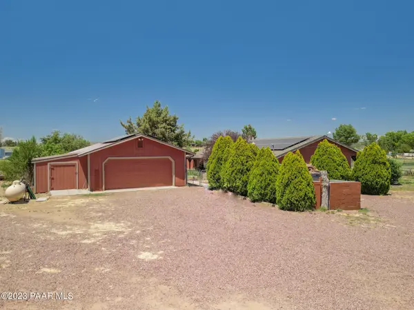 860 W Rolling Hills RD, Paulden, AZ 86334