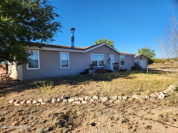 100 W Dove DR,  Paulden,  AZ 86334