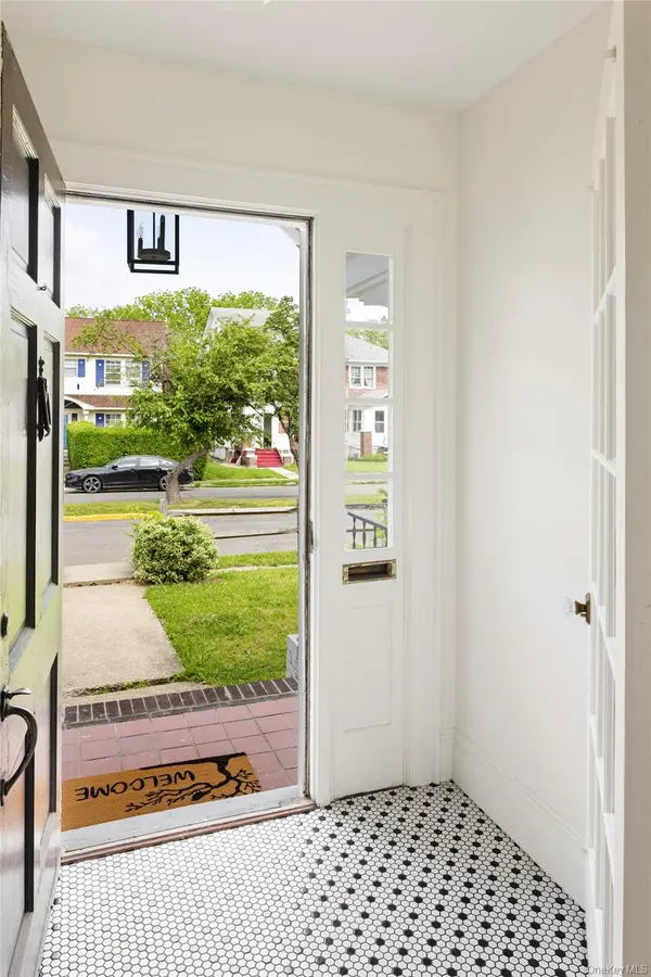 2 Jenkins Pkwy #4, Hudson, NY 12534
