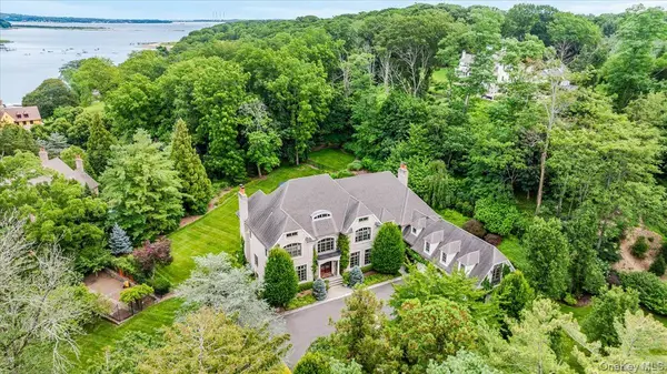 17 Plover LN, Lloyd Harbor, NY 11743
