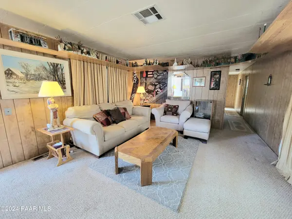 739 W Mesa DR, Ash Fork, AZ 86320