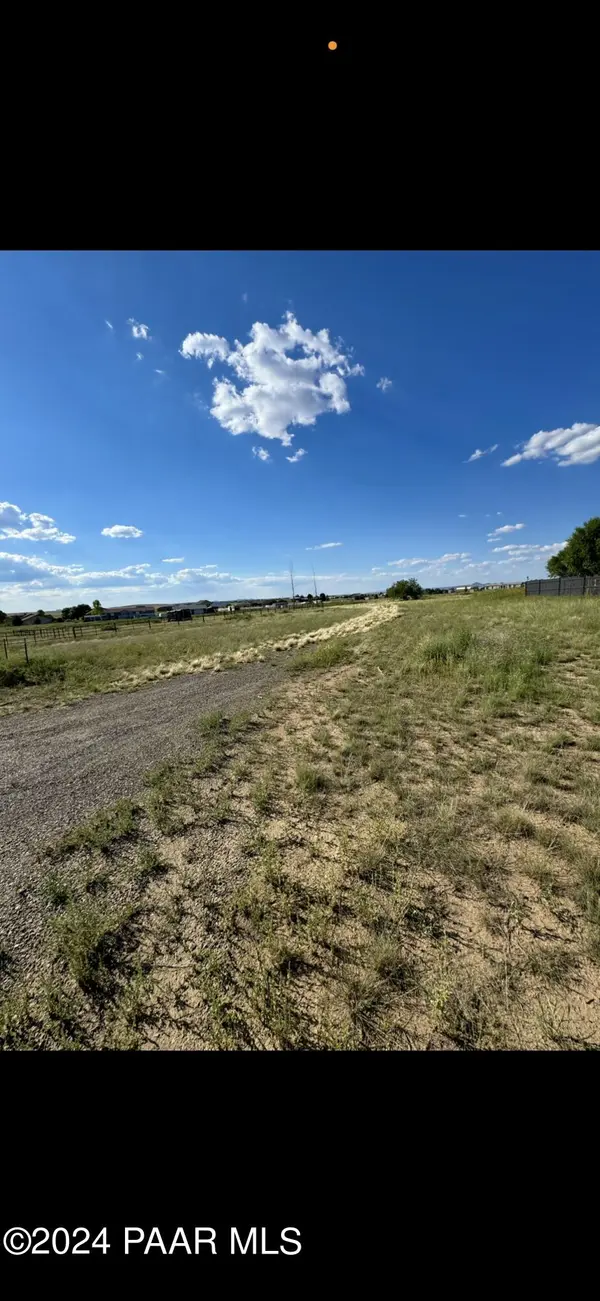 7200 E Prairie LN, Prescott Valley, AZ 86315