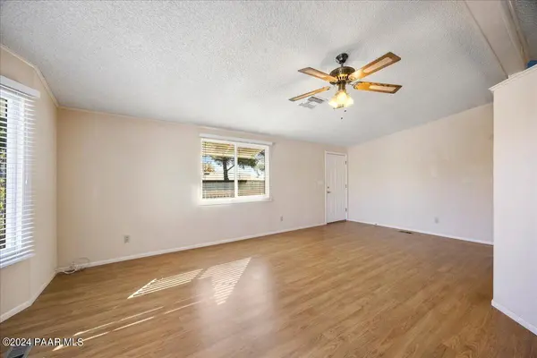 17536 E Trails End RD, Spring Valley, AZ 86333
