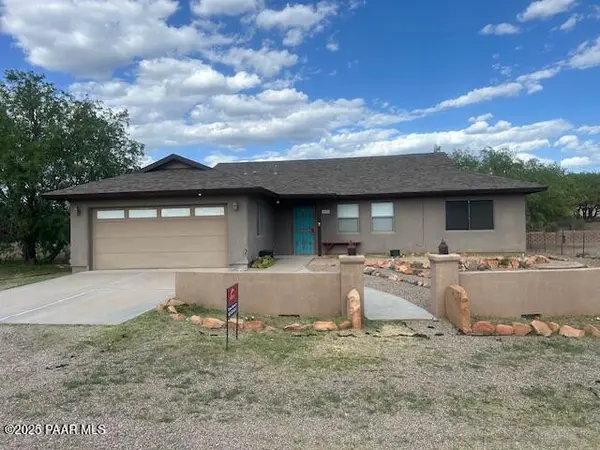 5575 N Debbie LN, Rimrock, AZ 86335