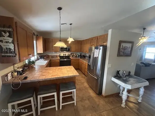 5575 N Debbie LN, Rimrock, AZ 86335