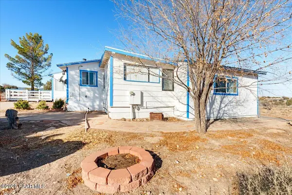 22990 N Post RD, Paulden, AZ 86334