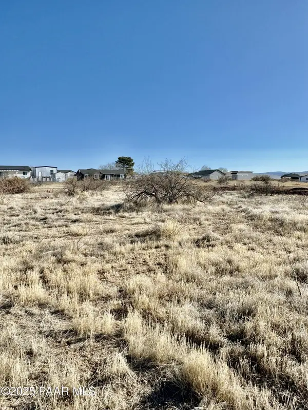 20085 E Prickly Pear DR, Mayer, AZ 86333