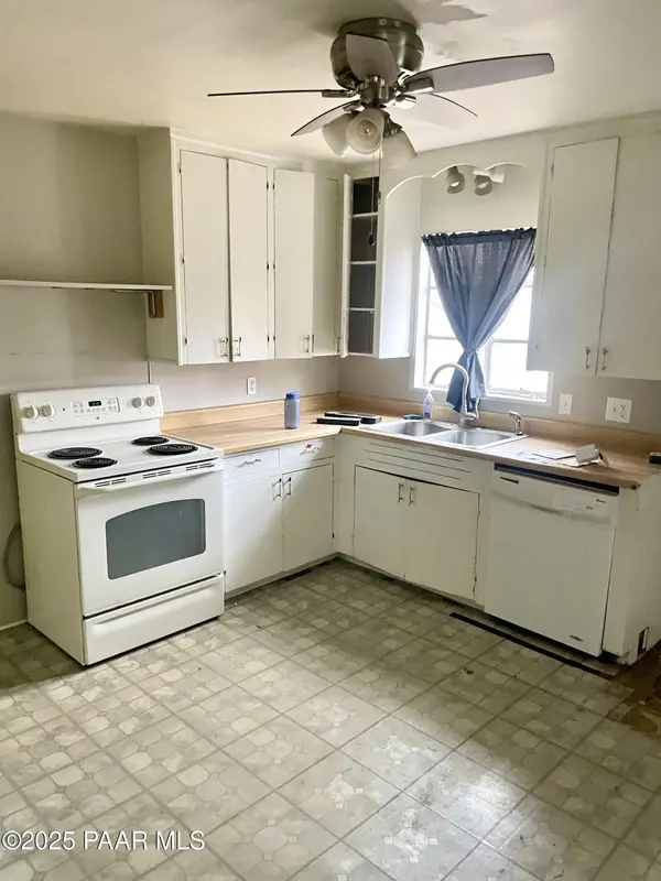 934 Audrey LN, Prescott, AZ 86301