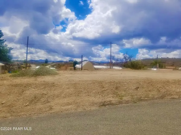 13335 E Summit AVE, Mayer, AZ 86333