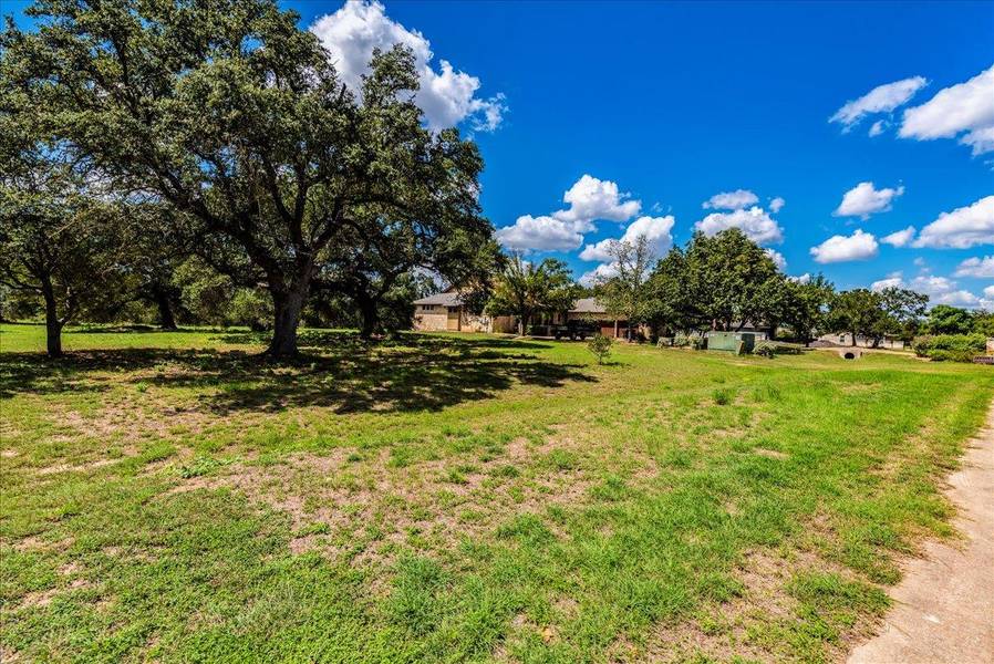 10299 Brangus RD, Driftwood, TX 78619