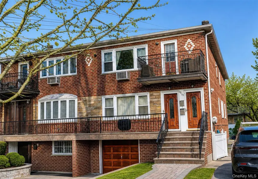 42-19 195 ST, Flushing, NY 11358