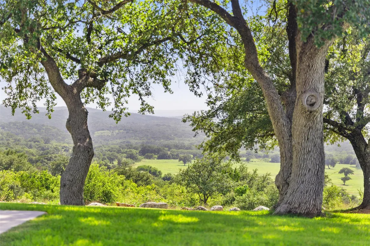 4529 Ranch Road 3347, Round Mountain, TX 78663