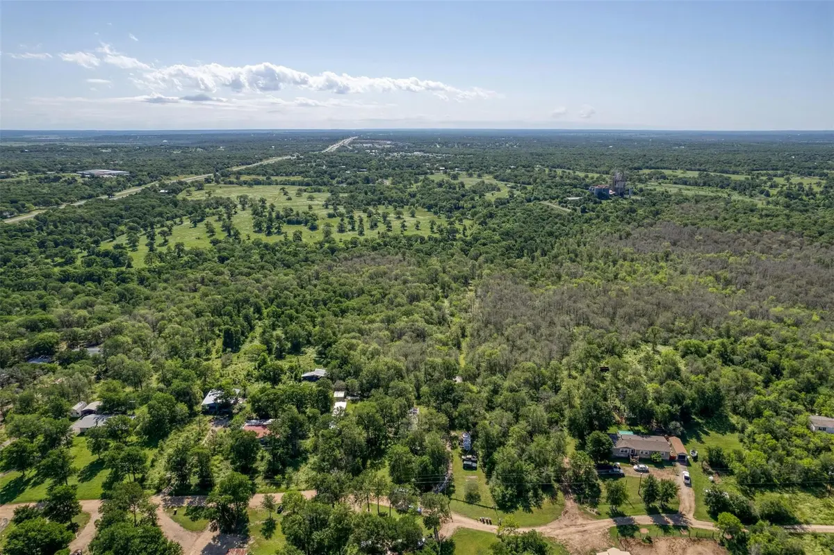 201 Fawn Ridge RD, Cedar Creek, TX 78612