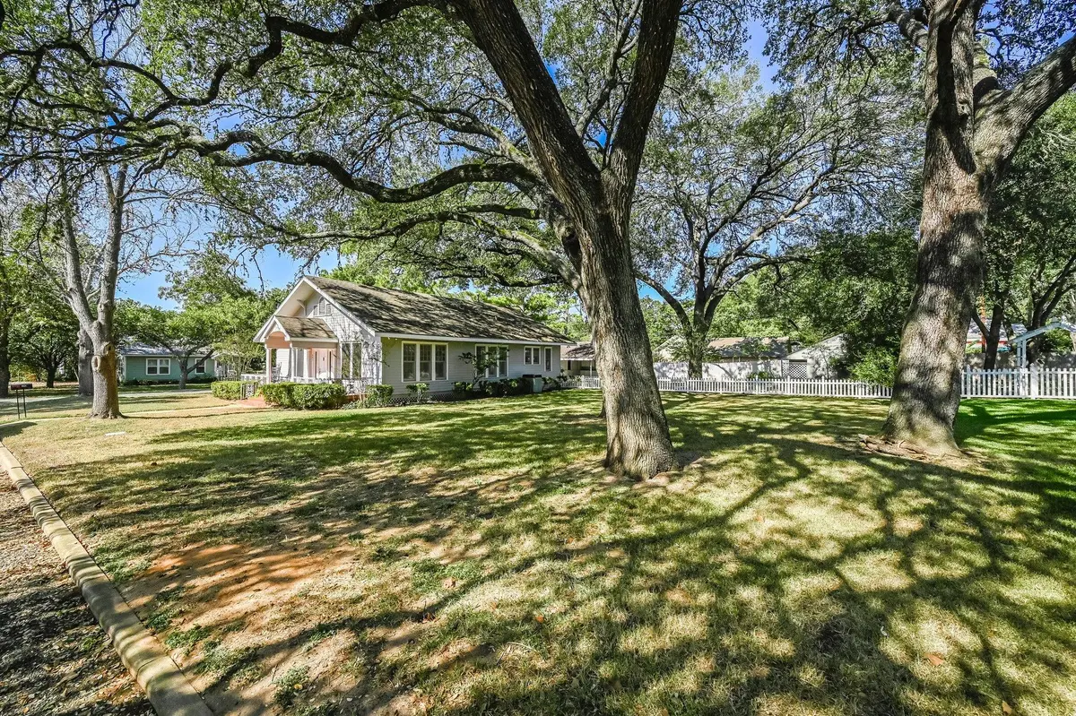 Address not disclosed, Smithville, TX 78957