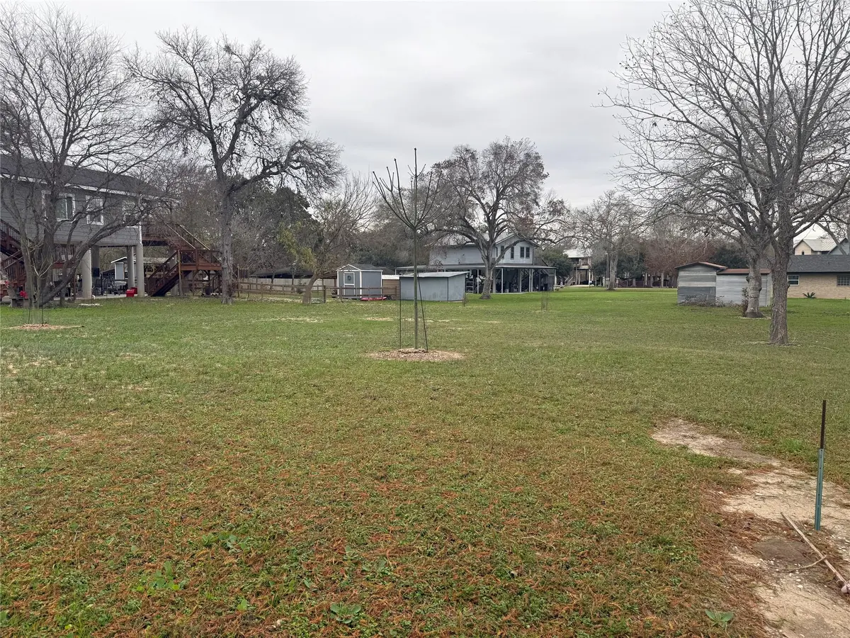 110 Lake Forrest DR, Seguin, TX 78155