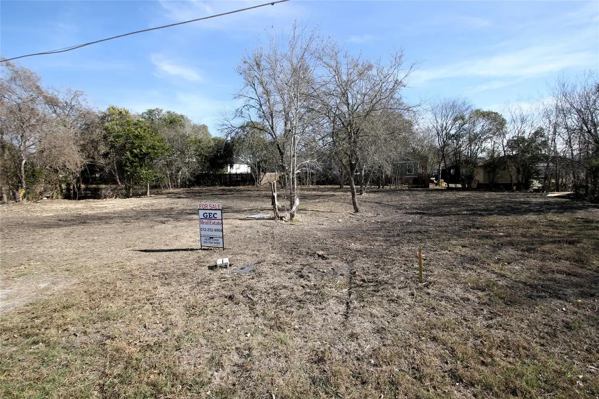 1104 Wichita ST, Lockhart, TX 78644