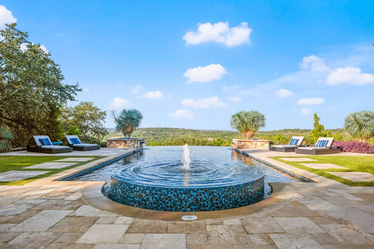 1832 Windy Walk CV, Spicewood, TX 78669