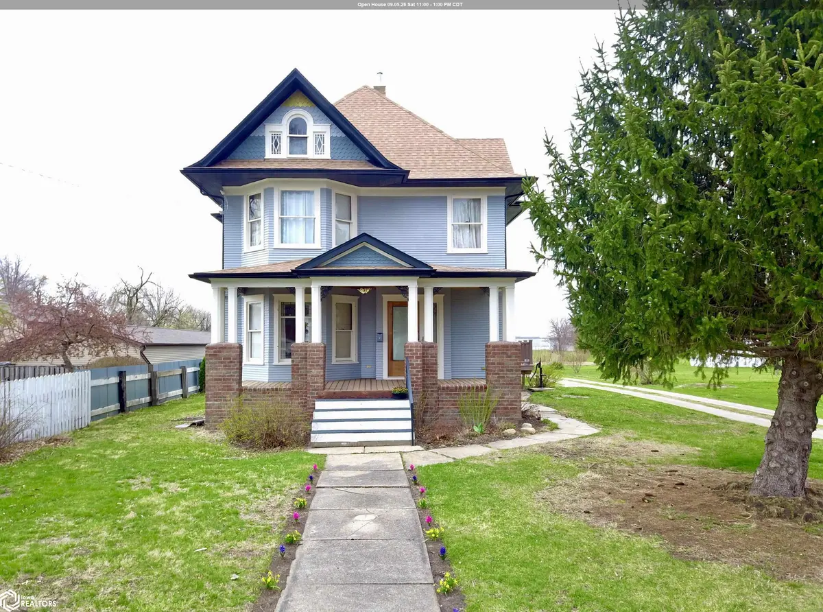 426 East ST, Grinnell, IA 50112