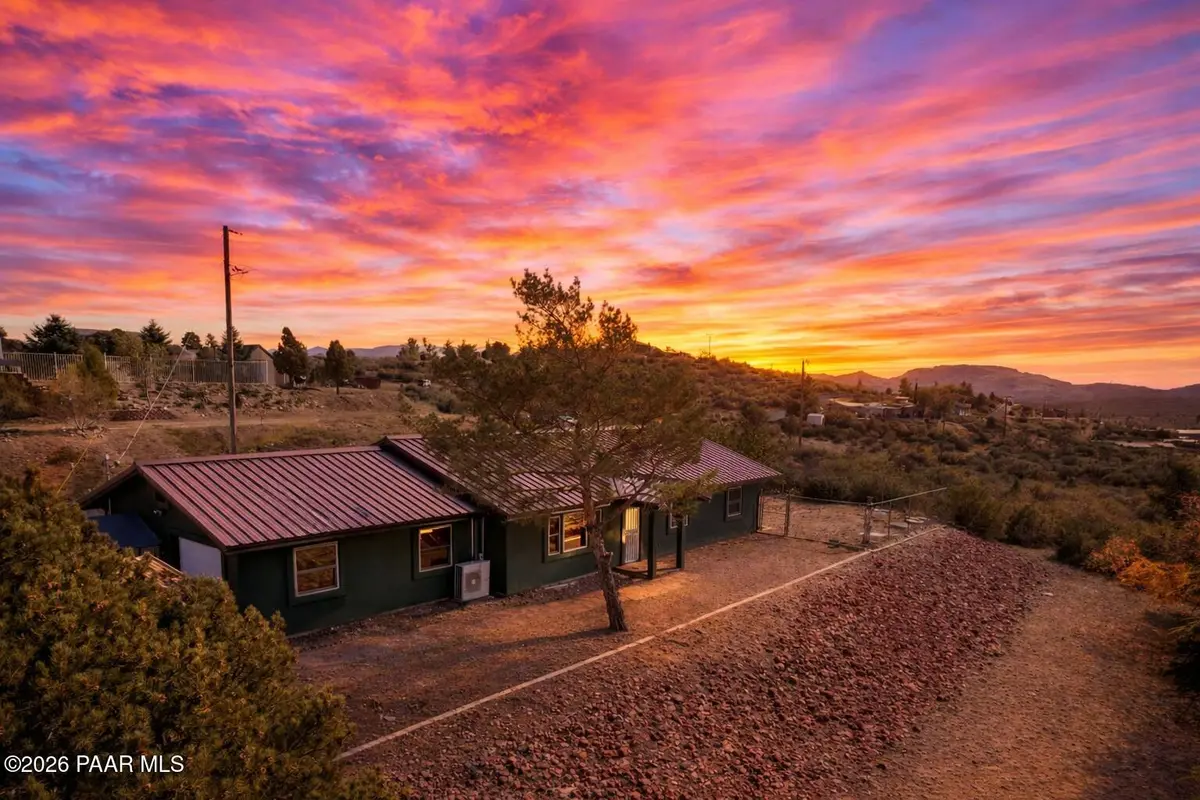 18059 S Country Club DR, Peeples Valley, AZ 86332