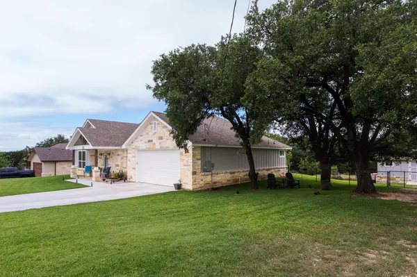 1610 Badger LN, Lampasas, TX 76550