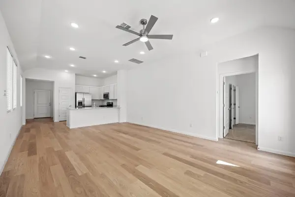 134 Tolo DR, Elgin, TX 78621