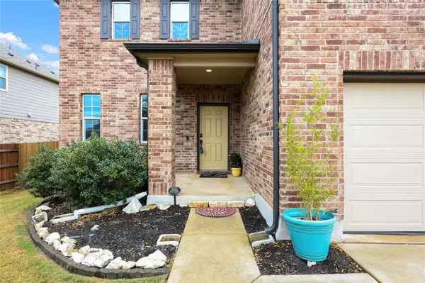 355 Planters LN, Georgetown, TX 78626