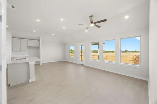 110 Divisadero DR, Hutto, TX 78634