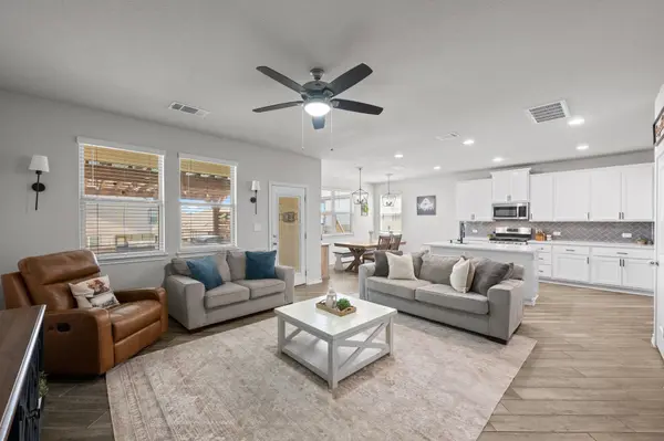 187 Buttonwood DR, Buda, TX 78610
