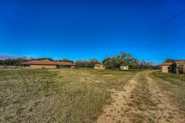 2334 CR 105, Lampasas, TX 76550