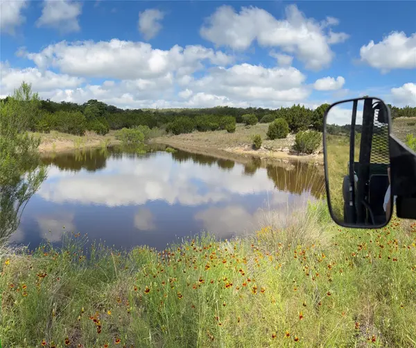 2 Sanctuary LN, Blanco, TX 78606