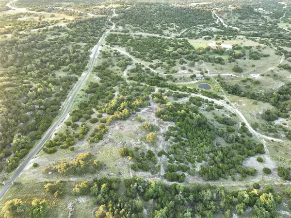 2 Sanctuary LN, Blanco, TX 78606