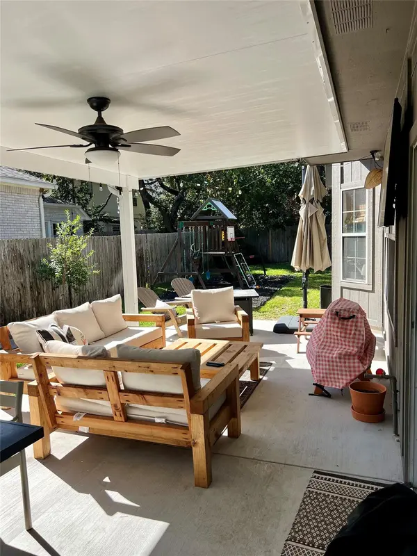 1000 Blue Bird CT, Round Rock, TX 78681
