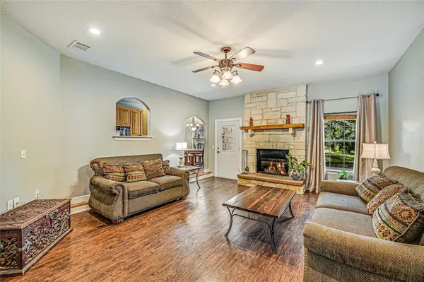 106 Masonic Lodge RD, Wimberley, TX 78676