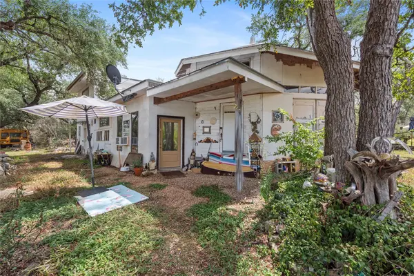 501 Limestone LN, Driftwood, TX 78619