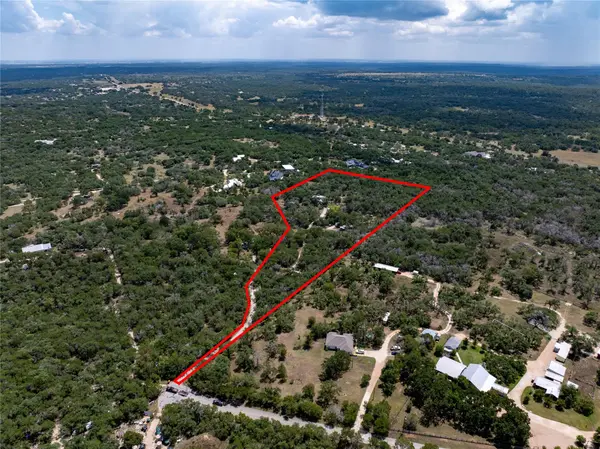 501 Limestone LN, Driftwood, TX 78619