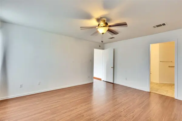 117 Gillespie LN, Elgin, TX 78621