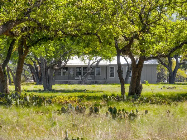 9695 W US 290 HWY, Hye, TX 78635