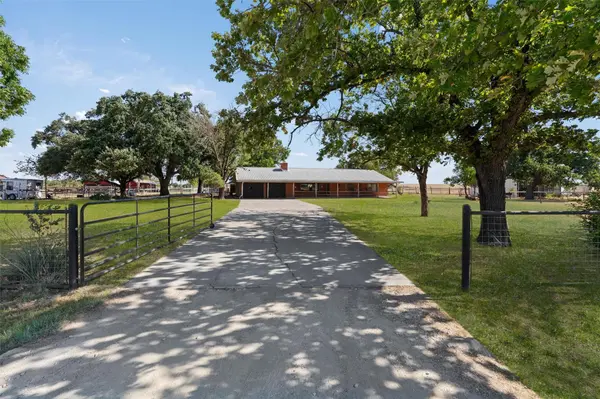 323 County Road 450, Thorndale, TX 76577