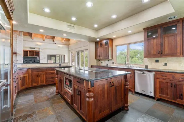24736 Travis Lakeside DR #A, Spicewood, TX 78669