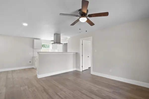 713 Burkett ST, Taylor, TX 76574